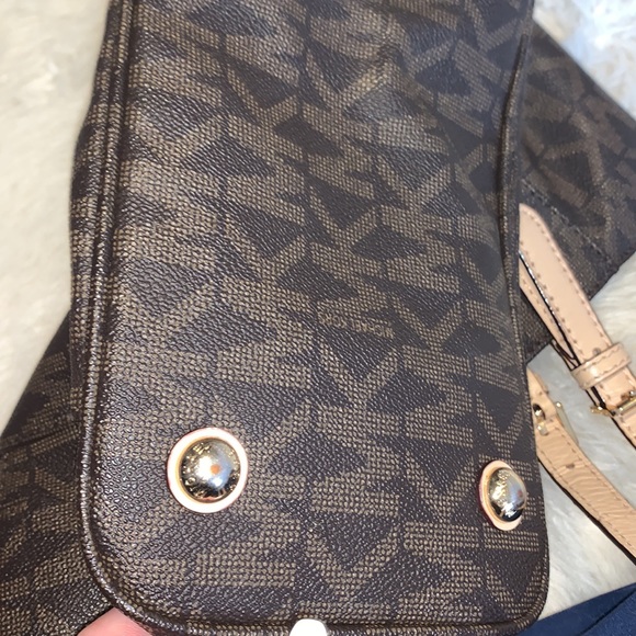 Michael Kors Purse - Picture 7 of 13